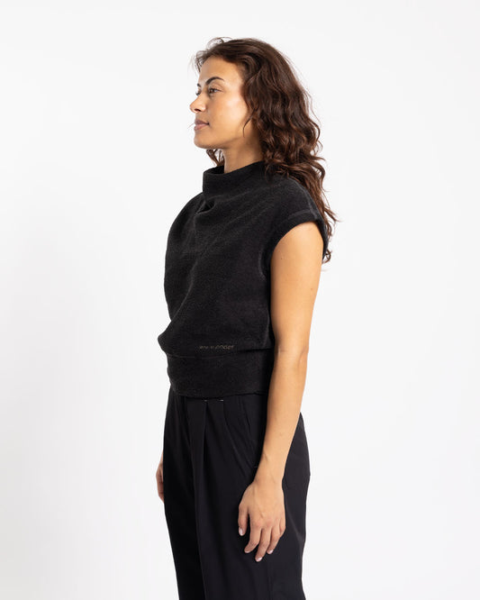 and wander PE Warm Pile Vest Black